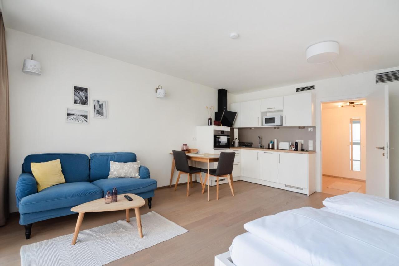 Appartement Quiet And Cozy Next To Mariahilfer Strasse And Naschmarkt With Ac, Minimum 30 Nights Wenen